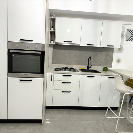 Sky View - Free Parking Apartment Iasi Bagian luar foto