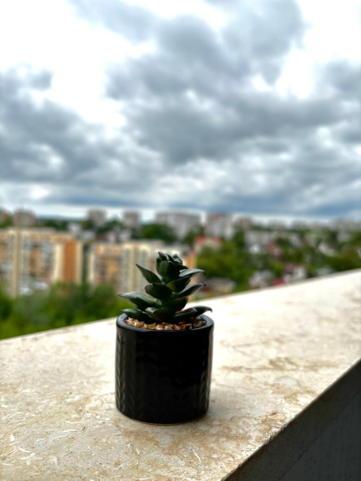 Sky View - Free Parking Apartment Iasi Bagian luar foto