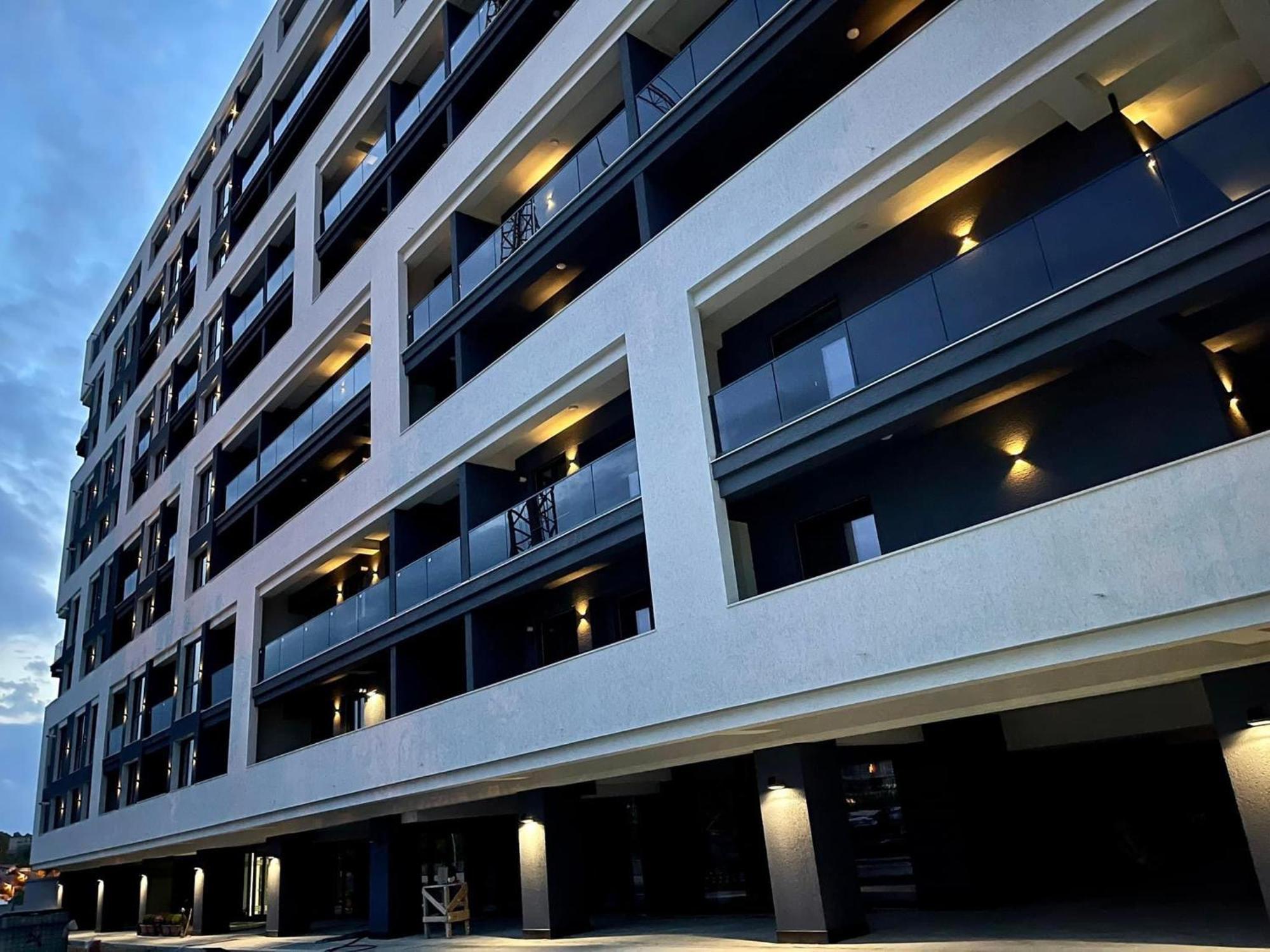 Sky View - Free Parking Apartment Iasi Bagian luar foto
