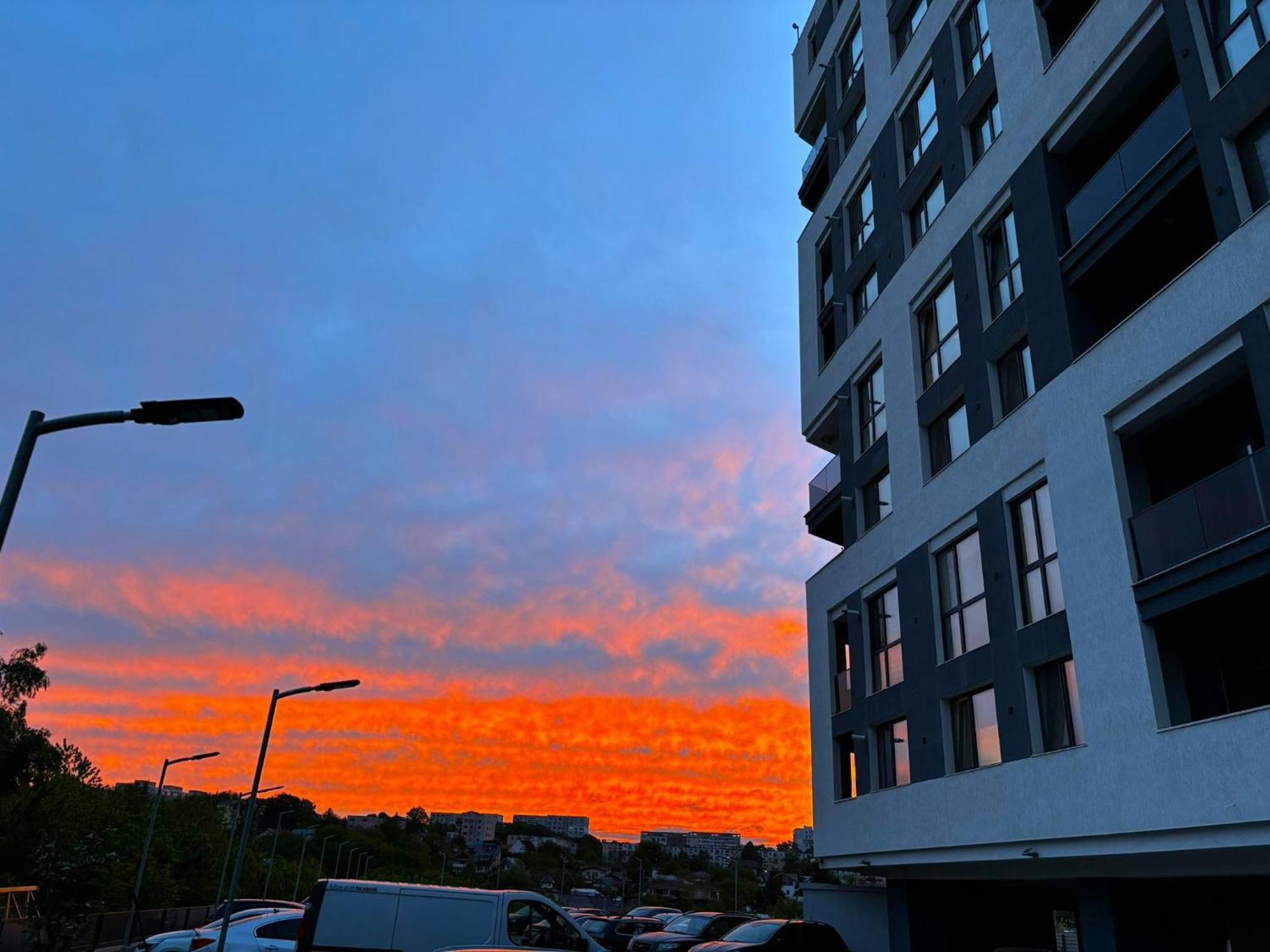Sky View - Free Parking Apartment Iasi Bagian luar foto