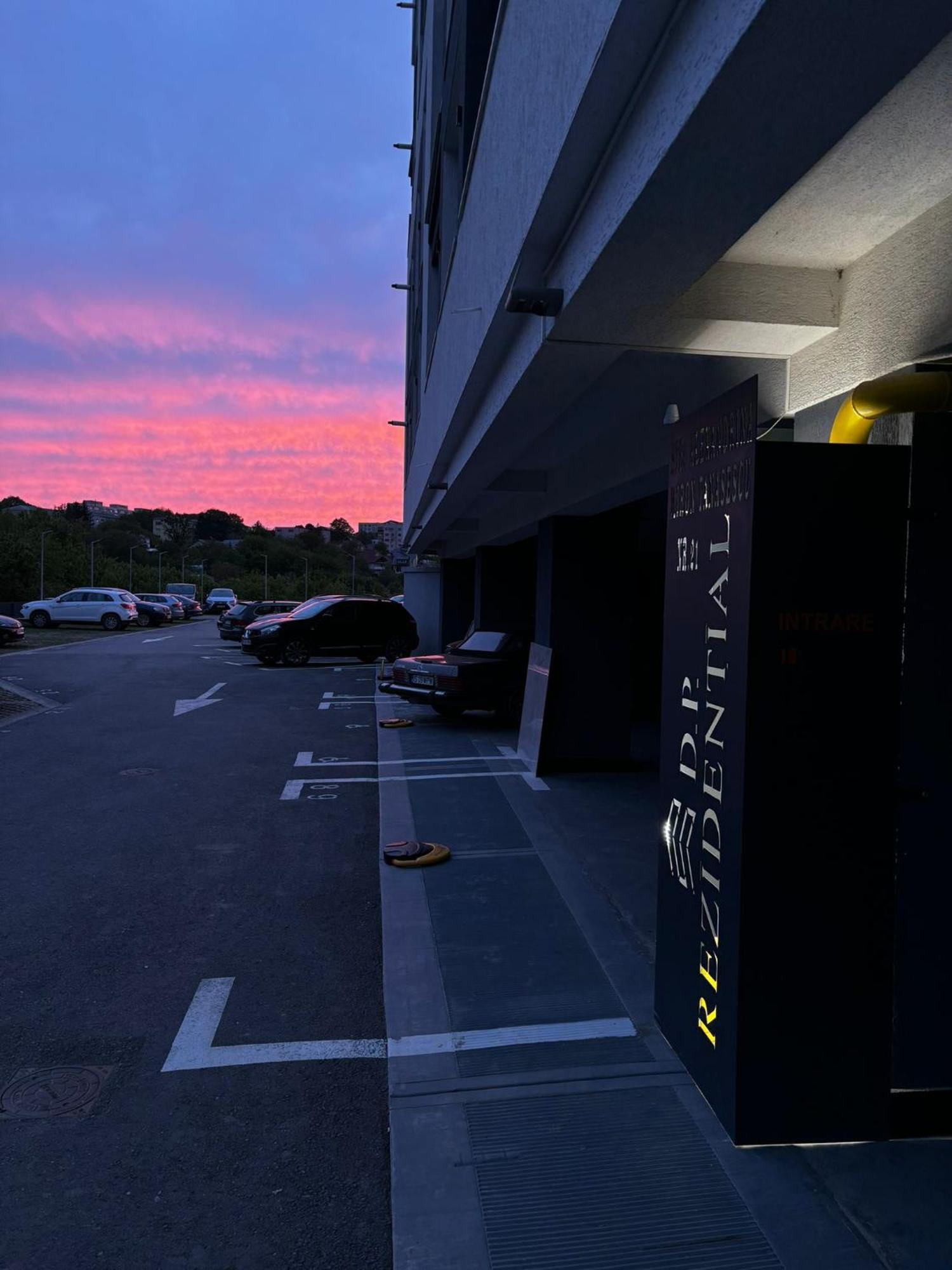Sky View - Free Parking Apartment Iasi Bagian luar foto