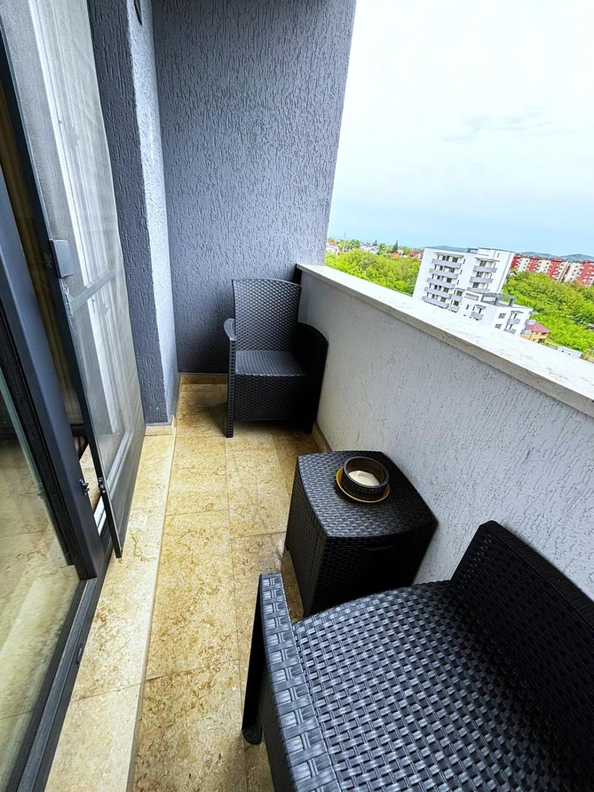 Sky View - Free Parking Apartment Iasi Bagian luar foto