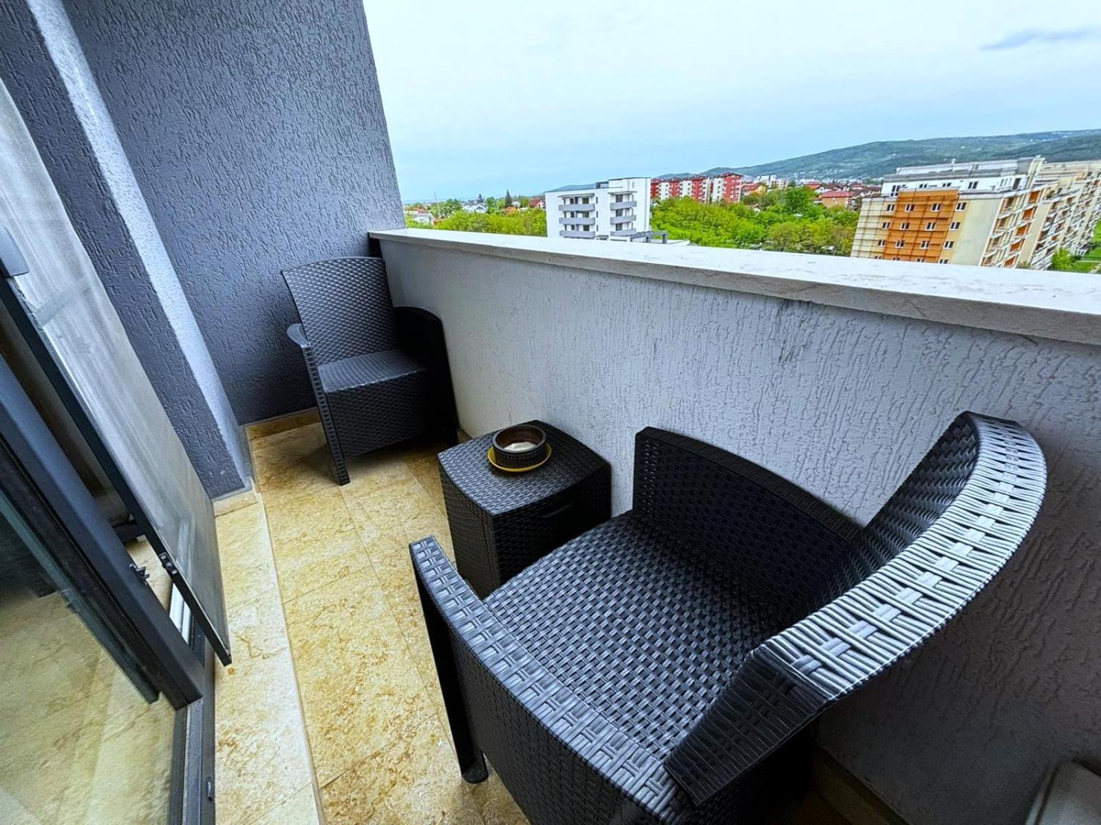 Sky View - Free Parking Apartment Iasi Bagian luar foto