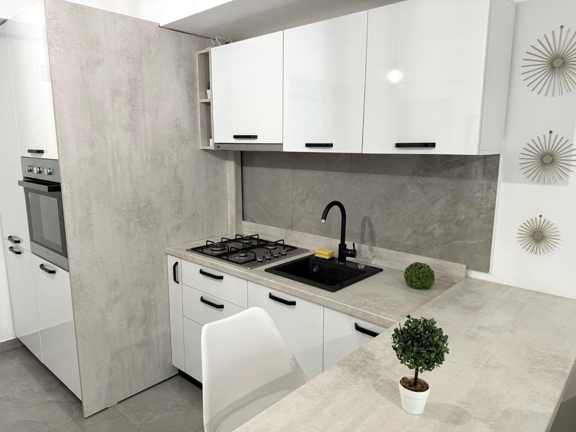 Sky View - Free Parking Apartment Iasi Bagian luar foto