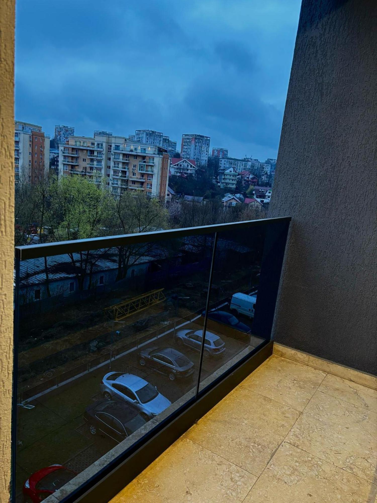 Sky View - Free Parking Apartment Iasi Bagian luar foto