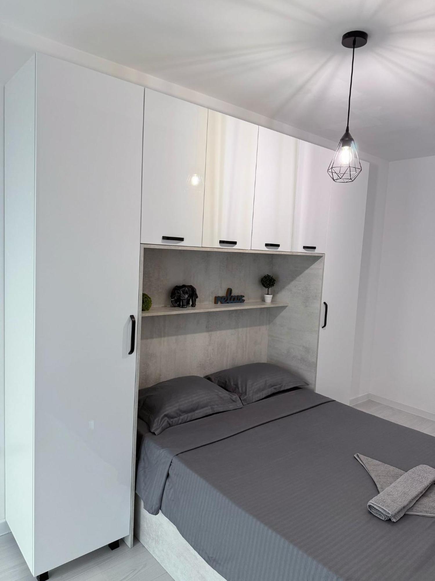 Sky View - Free Parking Apartment Iasi Bagian luar foto