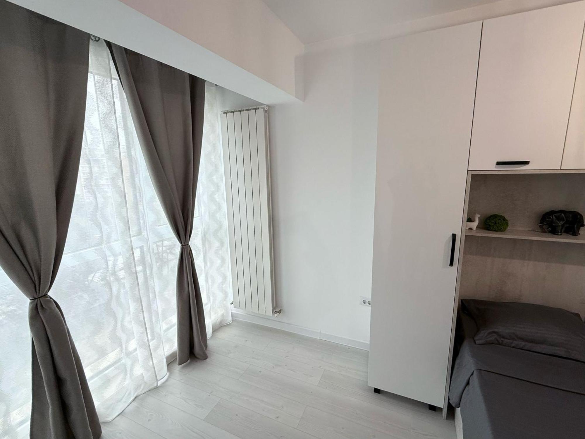 Sky View - Free Parking Apartment Iasi Bagian luar foto